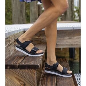 Columbia Women's Via Sandals 2 Sz 10 Black Hiking Water Gorpcore Outdoors EUC